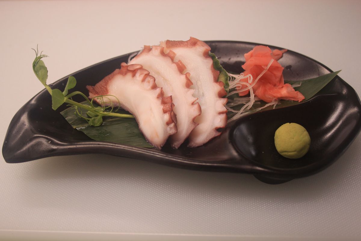 Octopus Sashimi (3pcs)
