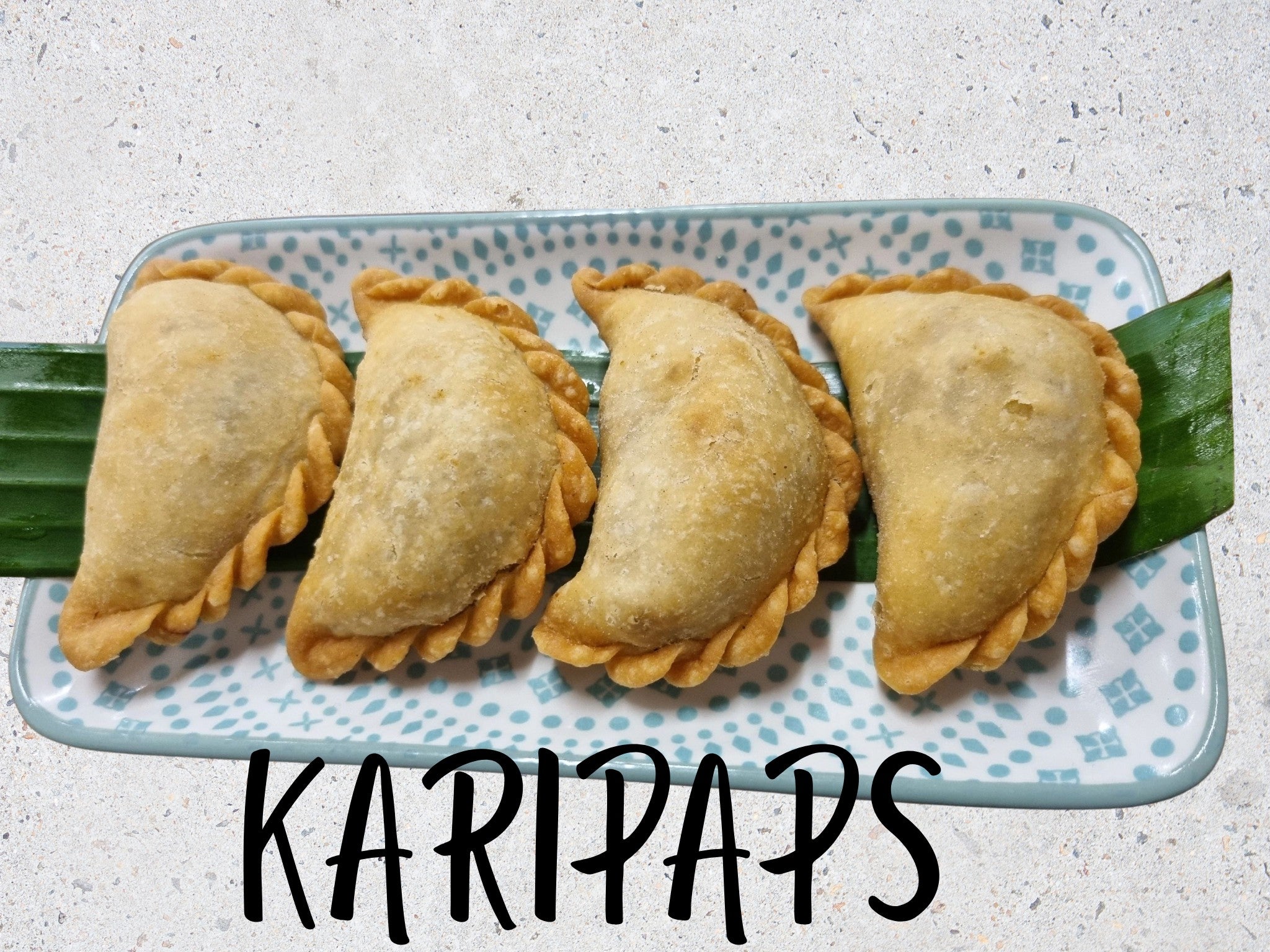 Karipap "Curry puffs", 4 pieces حلال