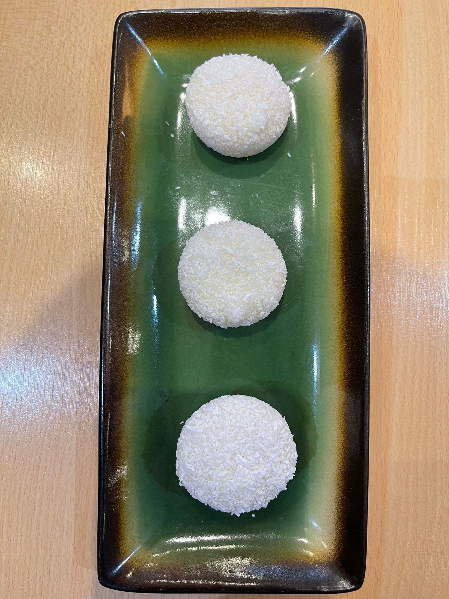 Little Moons Coconut Ice Cream Mochi (3 pieces)