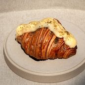 Zaatar And Cheese Croissant