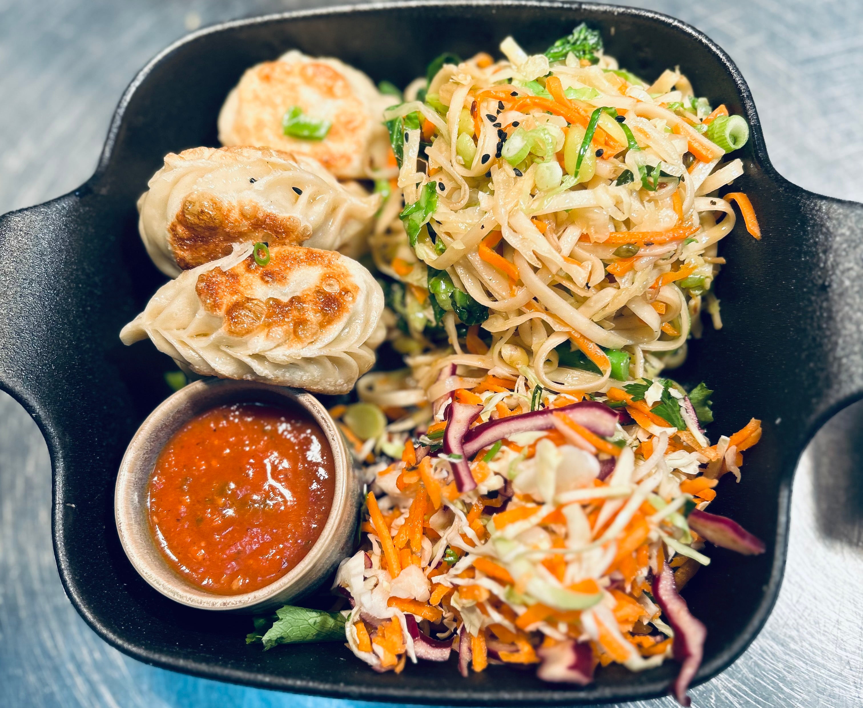 Pan Fried Momo with Noodles (5 pieces)