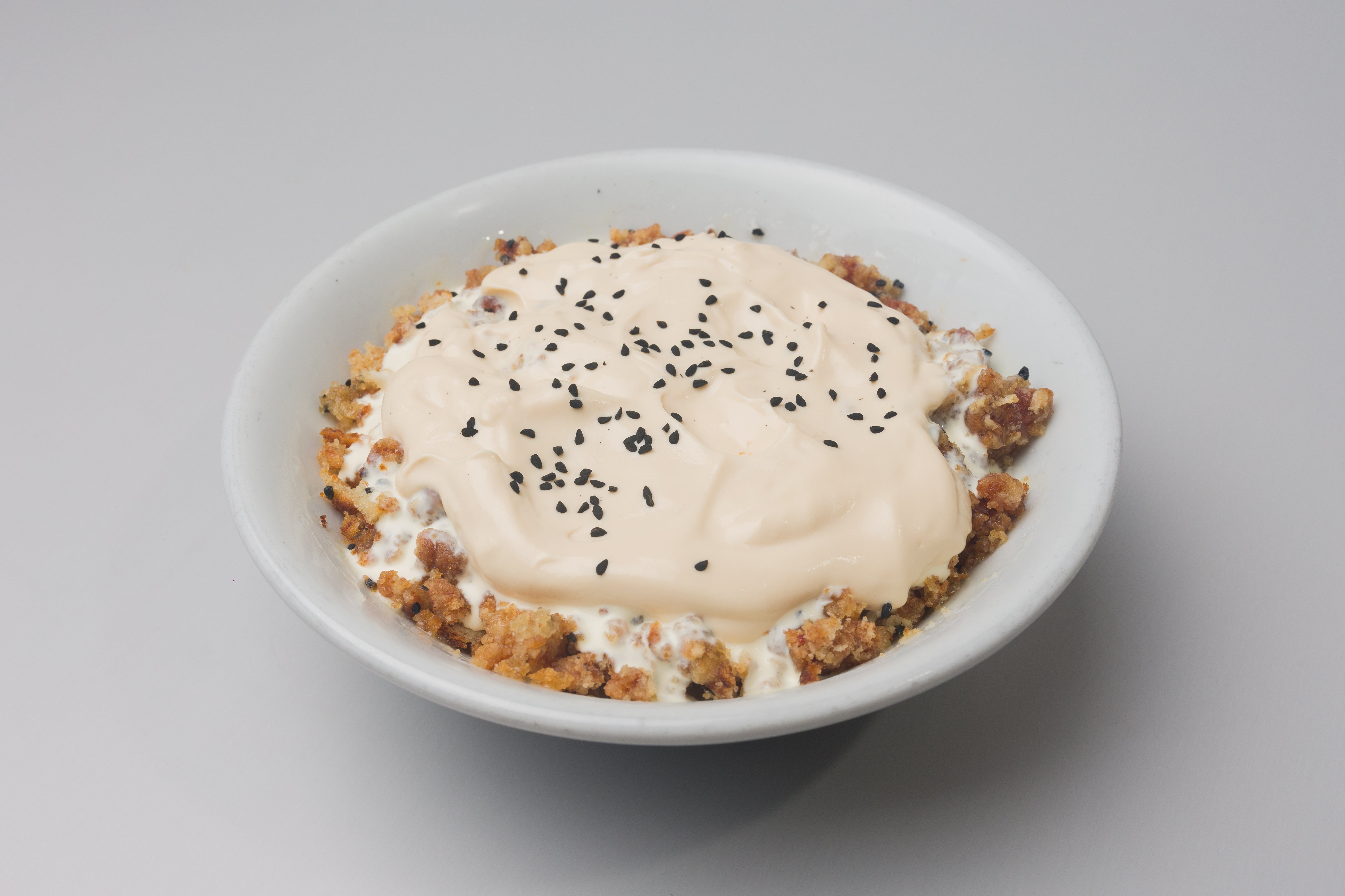 Areekah with Gashta Cream, Butter Ghee, and a Drizzle of Honey عريكة قشطة، سمن وعسل