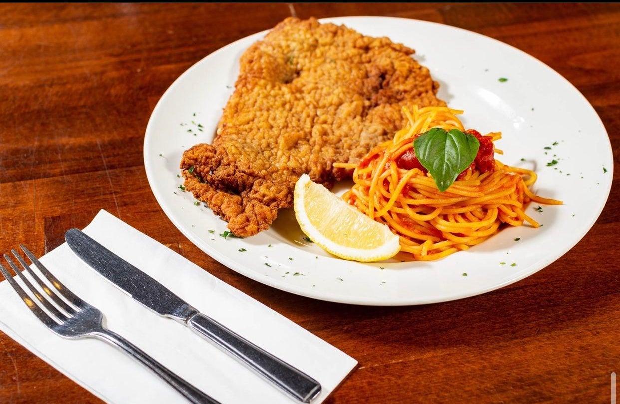 Vitello Classico Alla Milanese Con  Rucola E Finocchio O Spaghetti Tomato