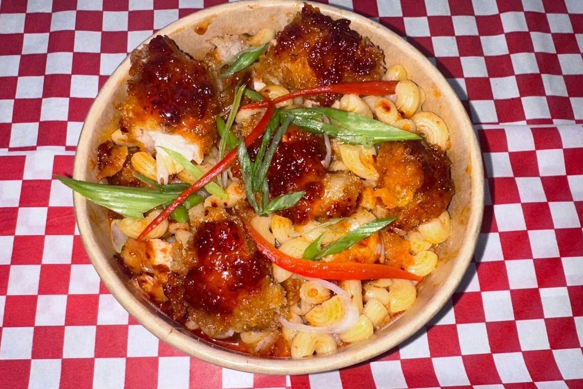 Mac N Cheese Bowl w/ Nduja & Hot Honey