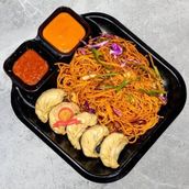 Chowmein & Momo Combo (Chicken)