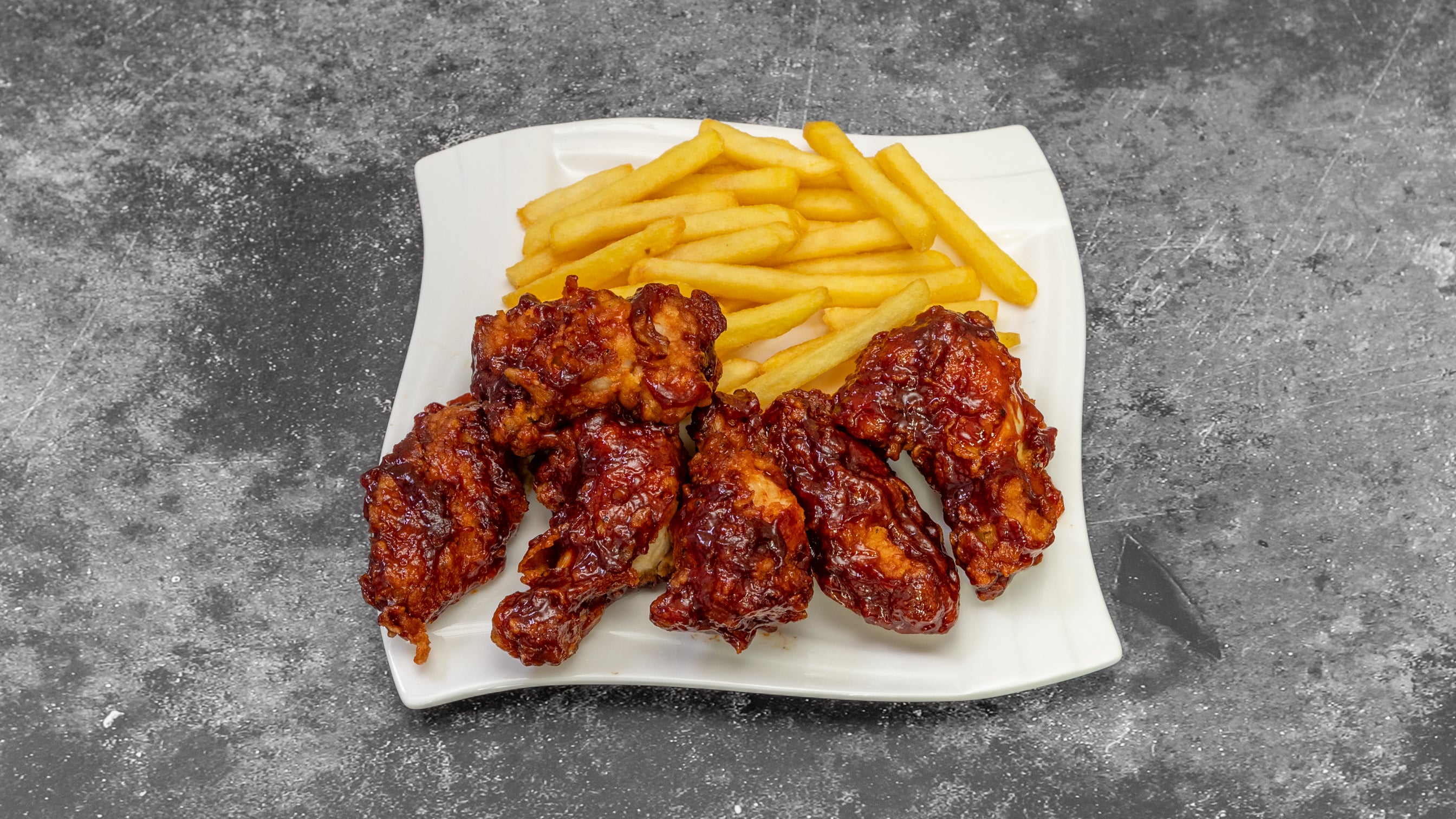BBQ Wings with Fries