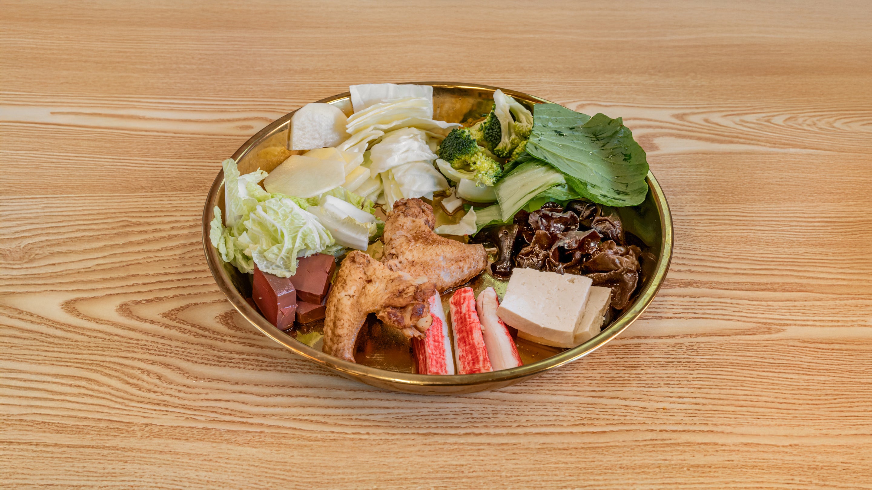 Chicken Wings Maocai (+ 8 Side Dishes + Rice) 冒鸡翅(+8样搭配菜品+主食）