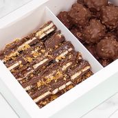 Chocolate and caramel crunchy balls