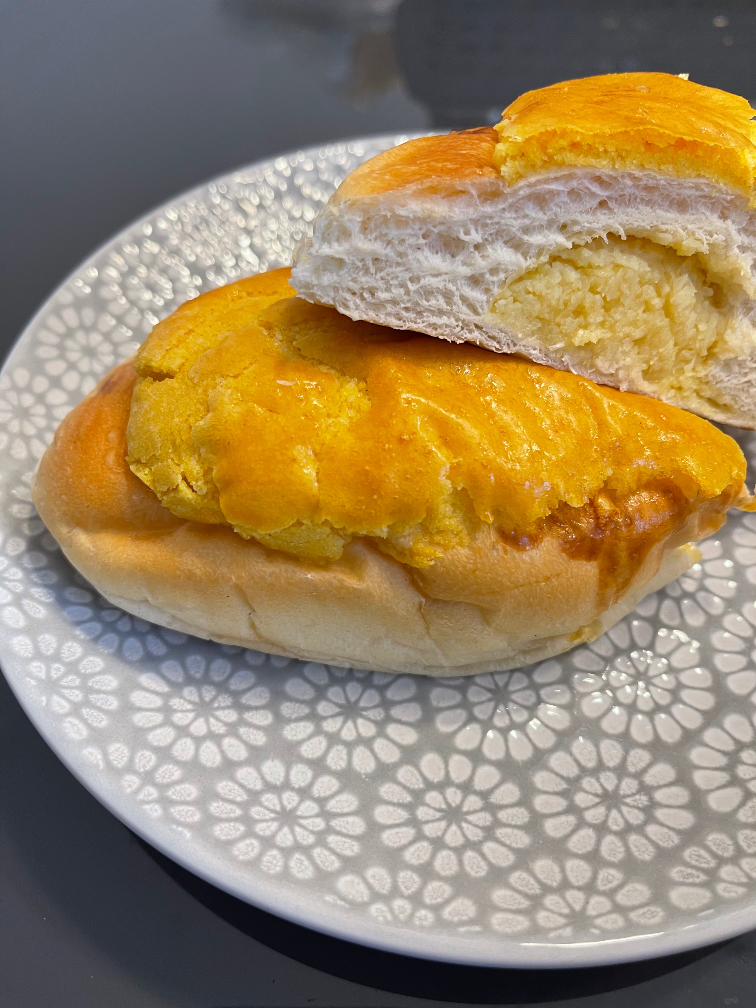 'Pineapple' cocktail bun 菠蘿雞尾包