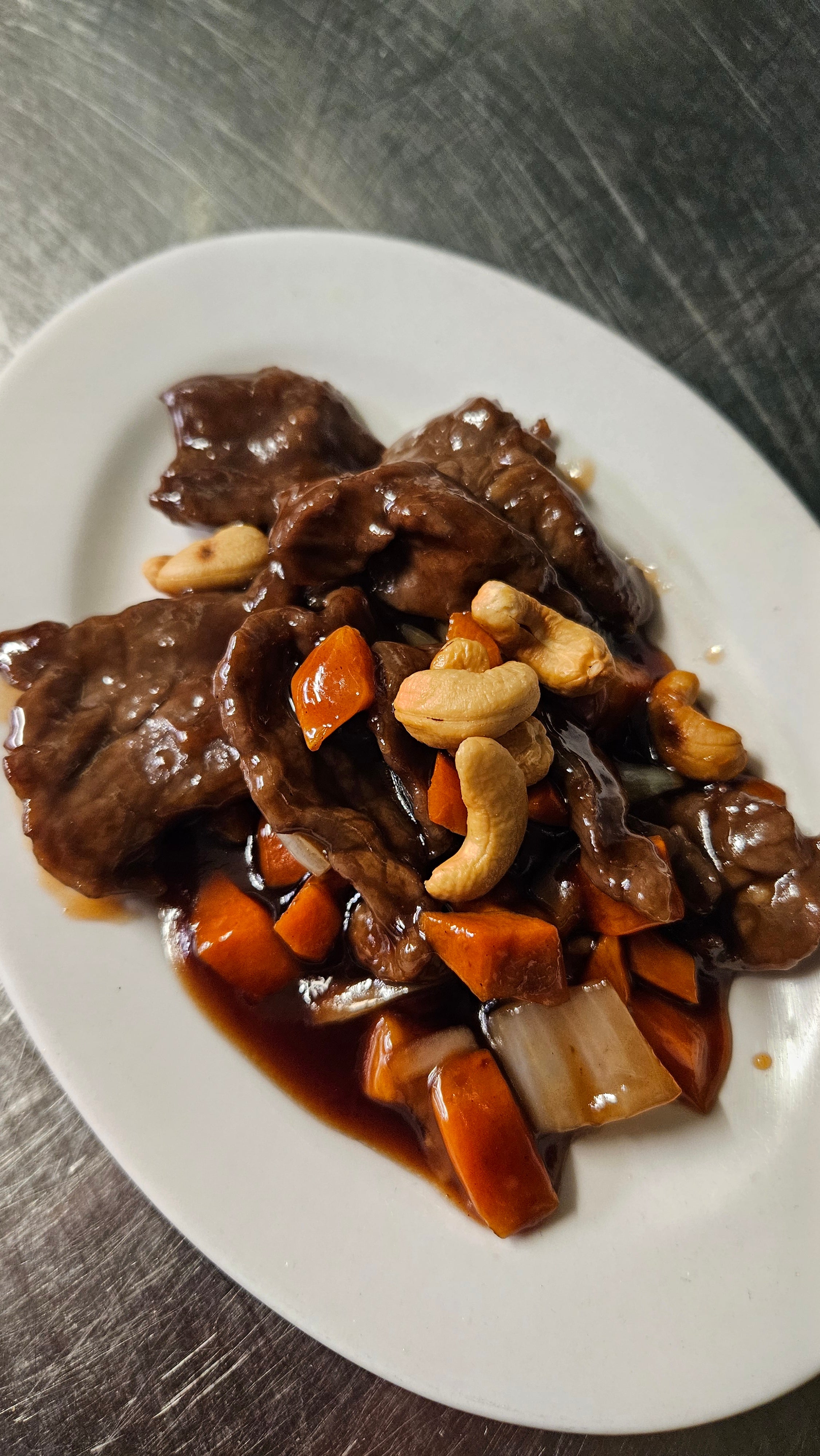 Beef with Cashew Nuts in yellow Bean sauce