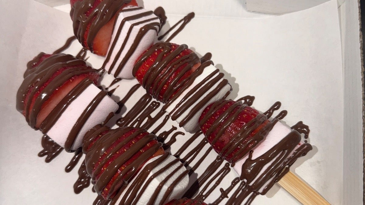 2 X Skewers with Fresh Strawberry’s and Marshmellows Drizzled in Chocolate