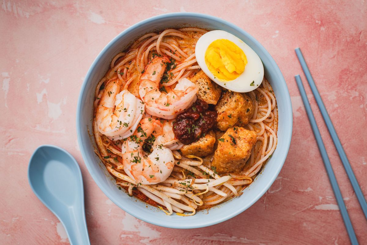 Singapore Laksa & Curry Puff Bundle  