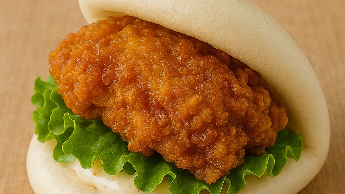Crispy Chicken Bao (2 pieces) 炸鸡刈包
