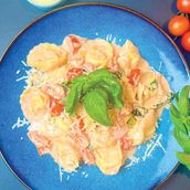 Tortellini pomodoro basilico Pasta