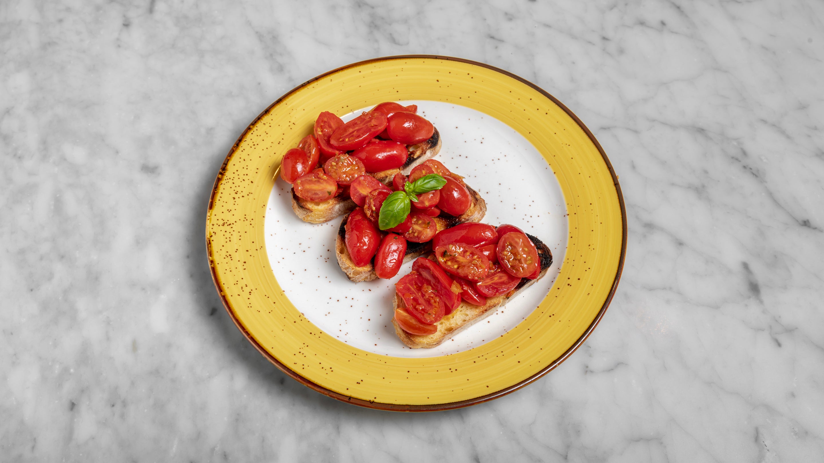 Bruschetta Pomodorini E Basilico
