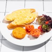 Scramble Eggs With Salmon