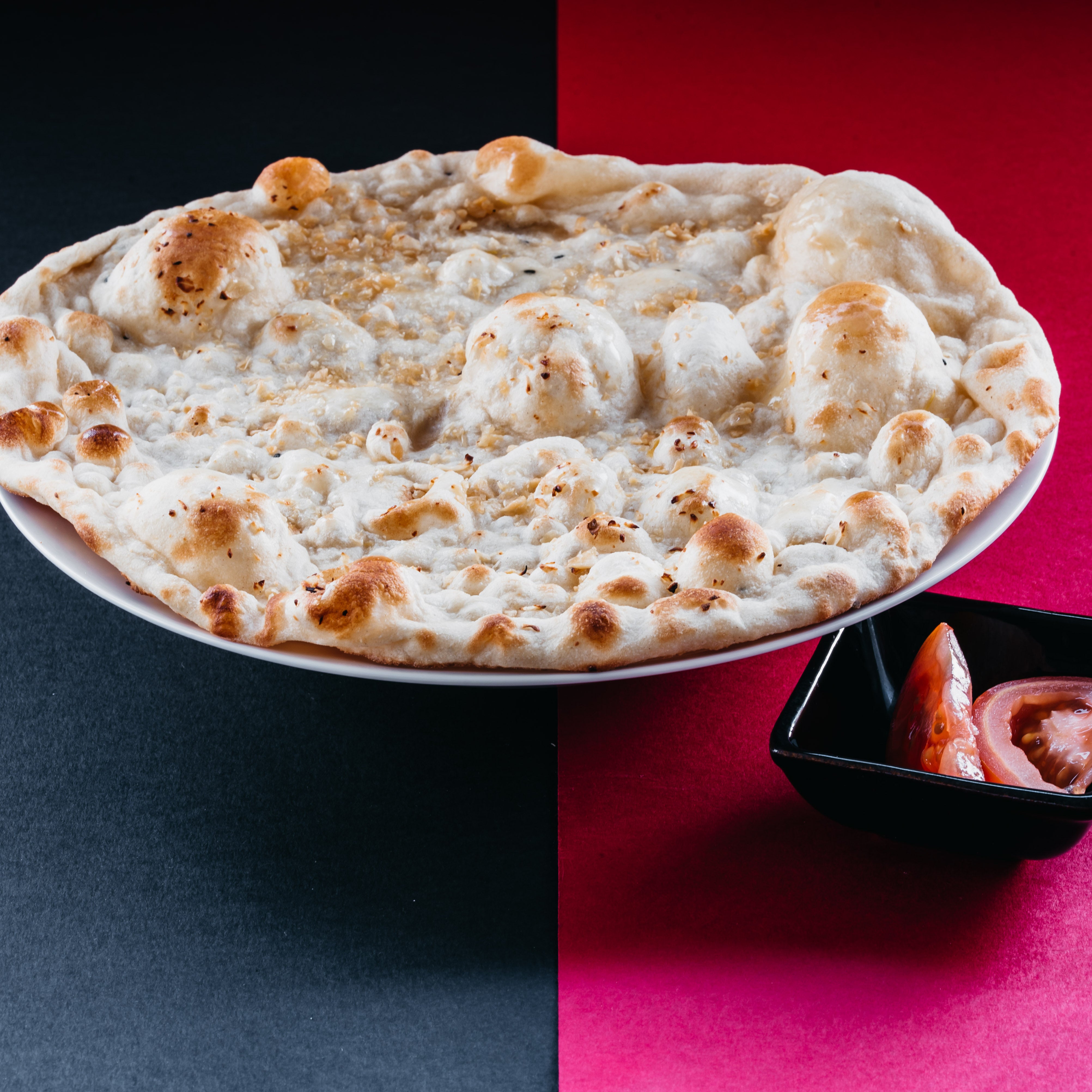 Garlic & Tomato Nan