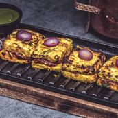 Paneer Parathdaar