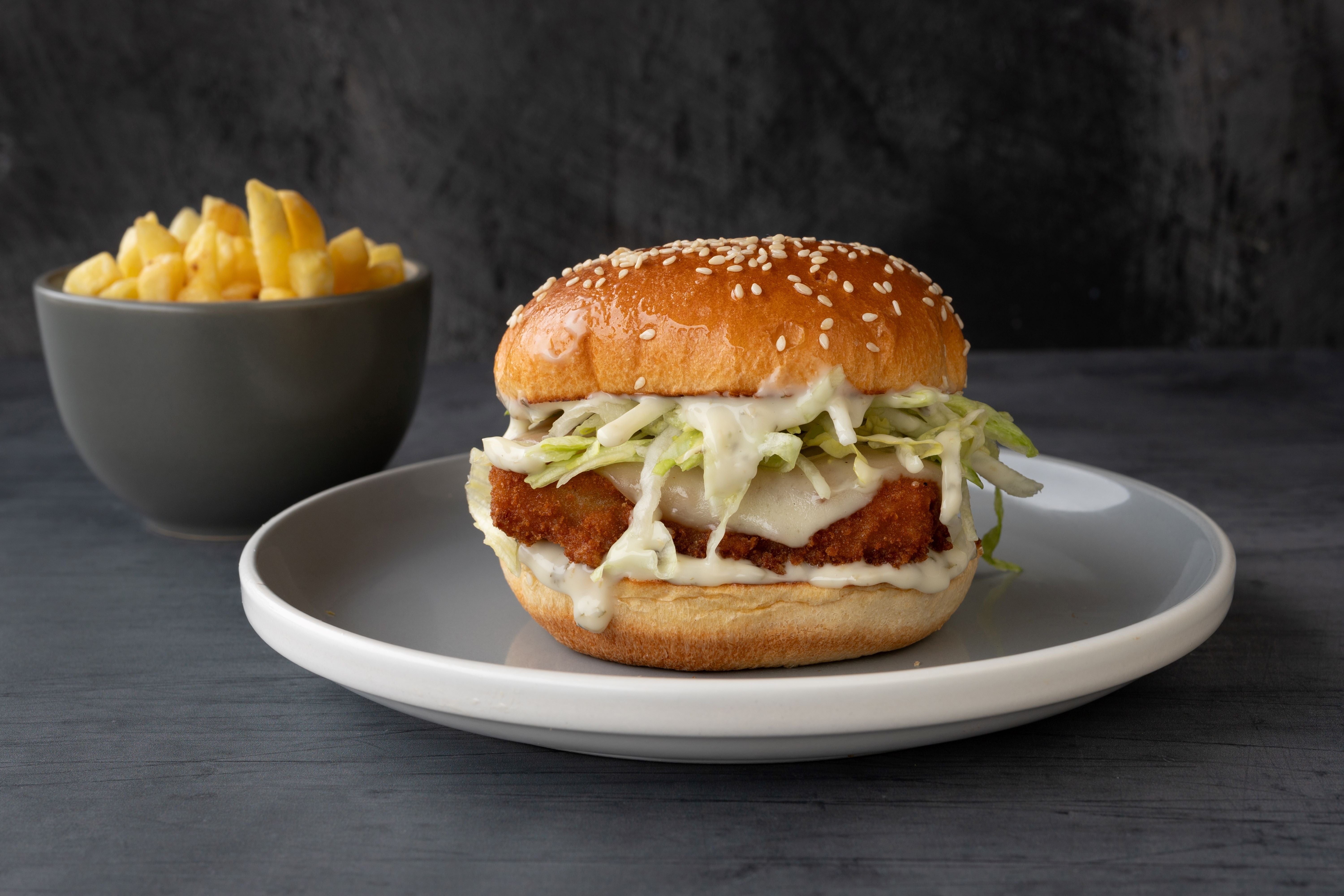 Classic Crispy Cod Fish Burger Meal����(+ Fries & Drink)