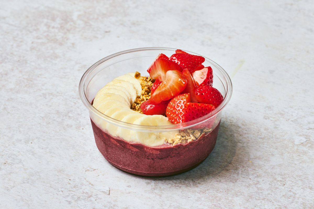 Strawberry & Banana Acai Bowl 