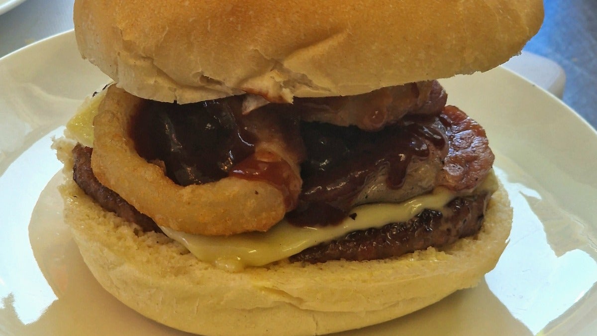 EMC Deluxe Burger