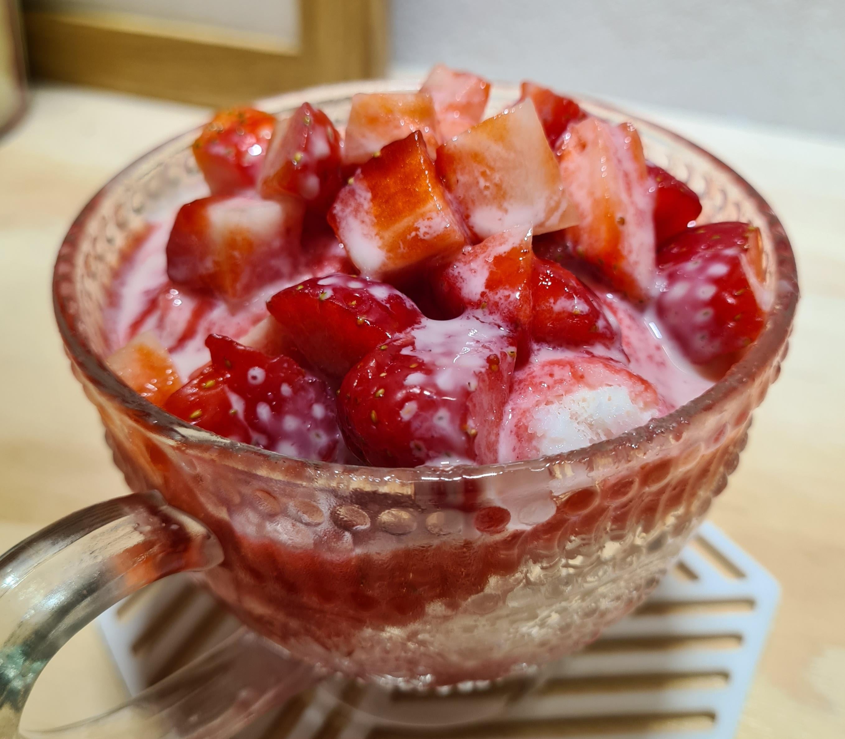 Strawberry bingsu