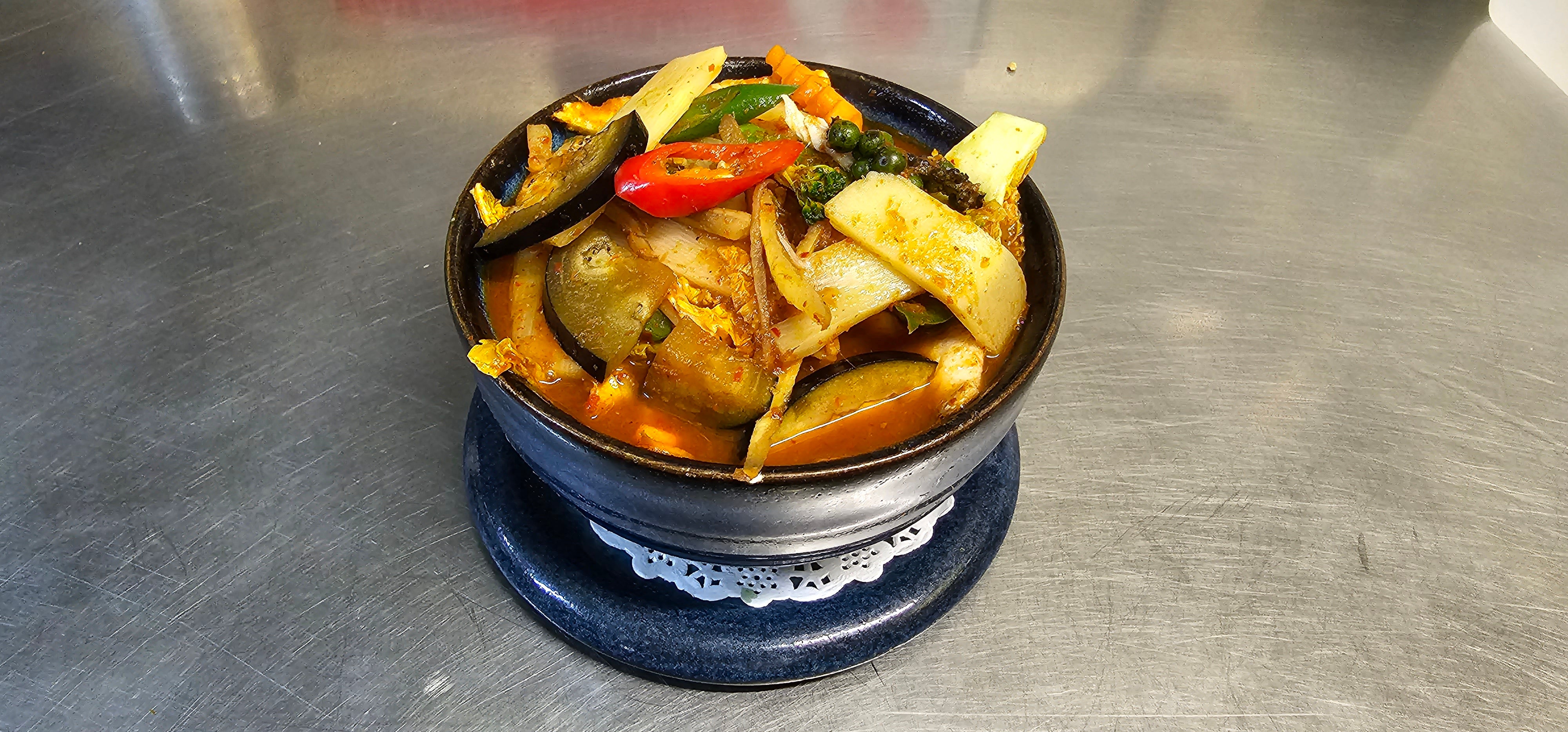 57 Gaeng Pa Gai (Jungle Curry) (Very Hot)