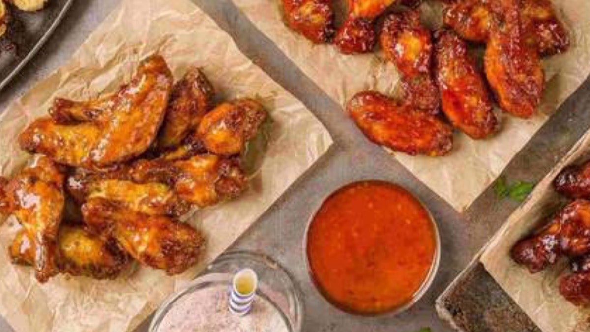 20 Wings BBQ or Spicy