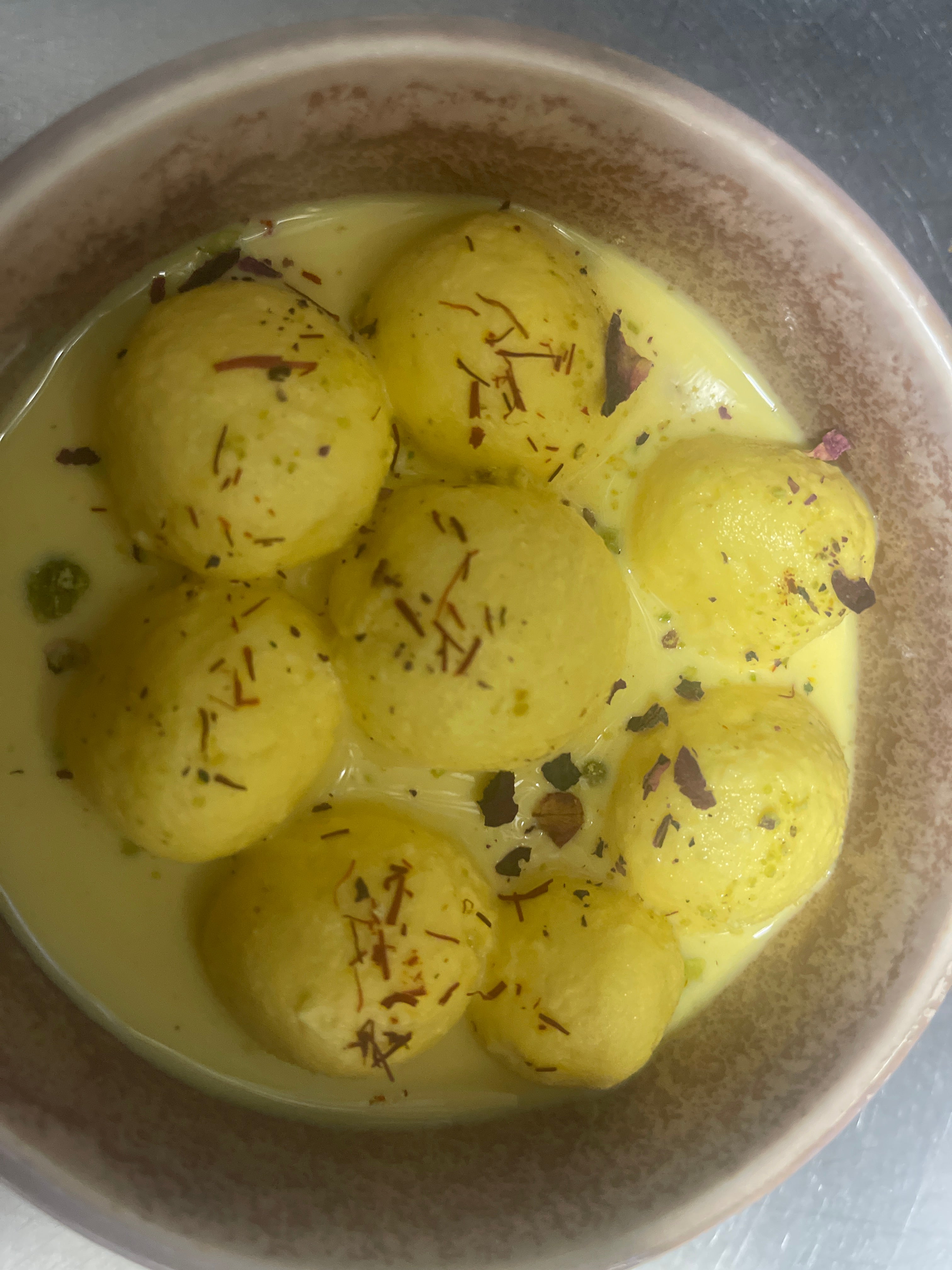 Anguri Rasmalai