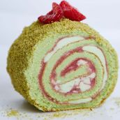 Japanese Pistachio And Berry Cake Roll