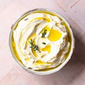 Garlic Labneh😋لبنة بالثوم