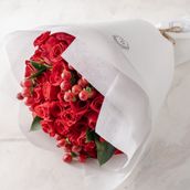 Red Bouquet Ros And Baby Roses