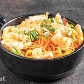 SCHEZWAN NOODLES (S) Gluten Eggs 
