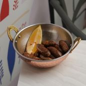 MAKANEK  