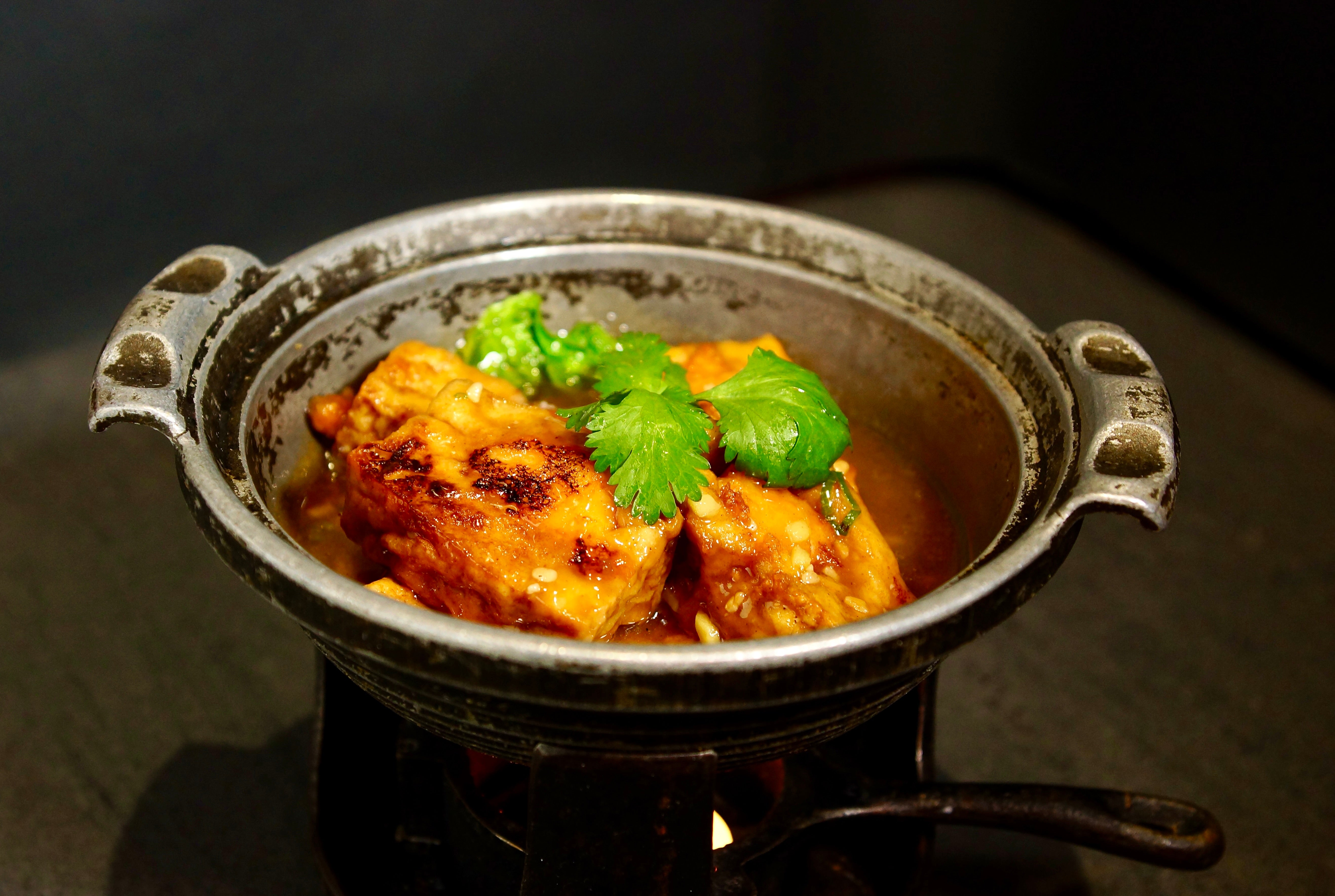 Stuffed Bean Curd with Prawn Paste in Oyster Sauce (煎釀豆腐煲)