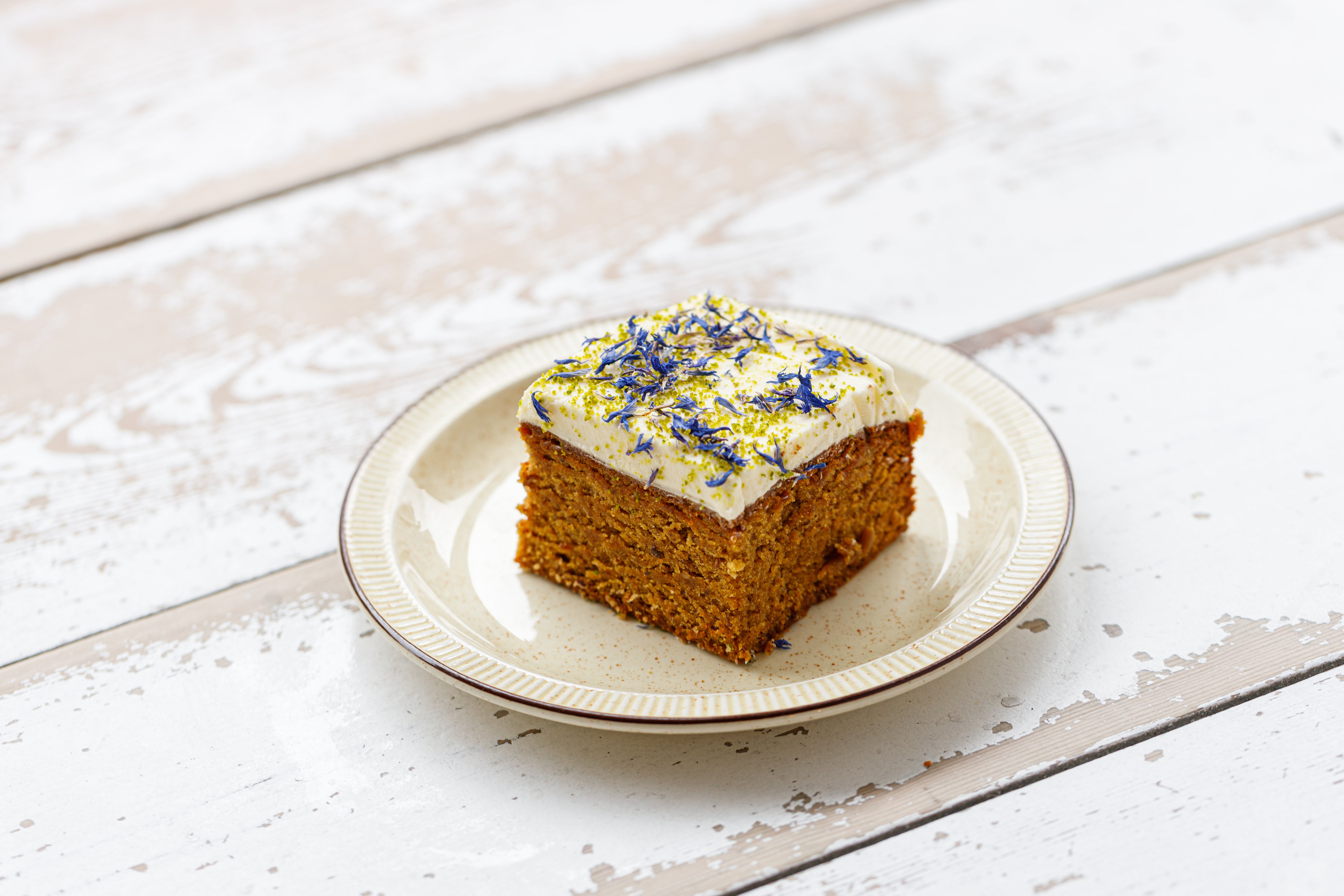 Pistachio & Yuzu Cake