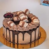 Kinder Bueno Chocolate Cake