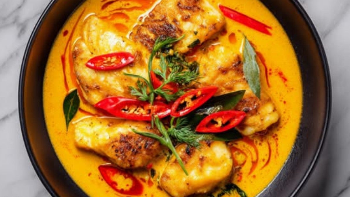 Fish in Spicy Coconut Curry