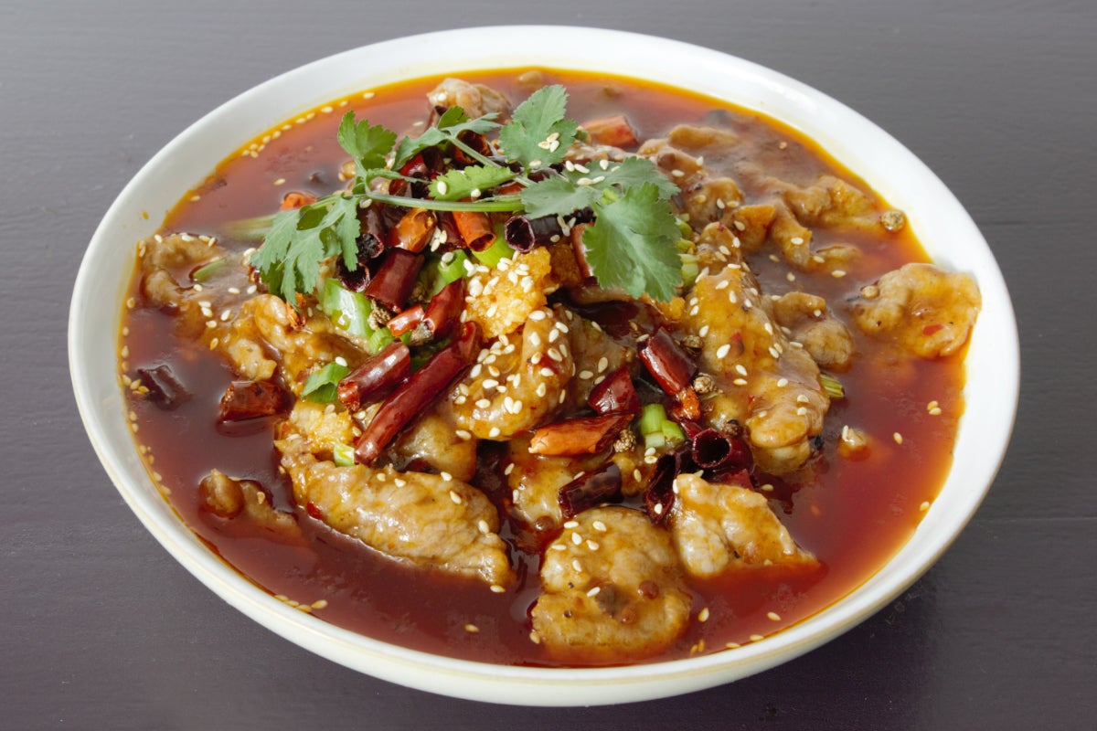 Classic Sichuan Boiled Beef in Sizzling Chilli Oil水煮嫩牛肉