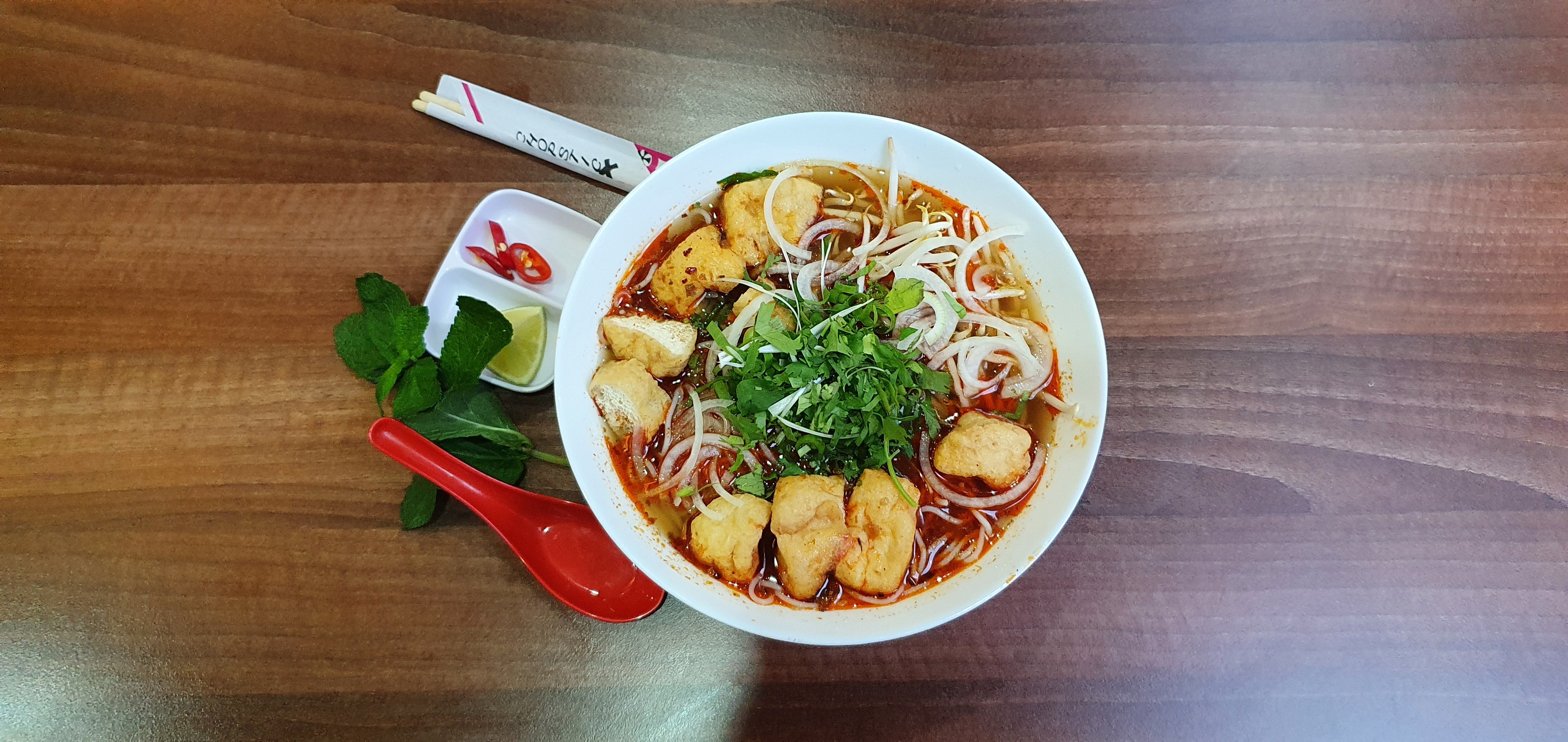 Tofu Spicy Noodle Soup  (Bun Bo Hue) ��
