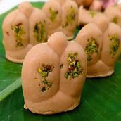 10 Pieces x Nolen Gur Bhora Sondesh