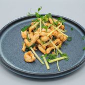 Fried Boneless Chicken With Ginger And Spring Onions