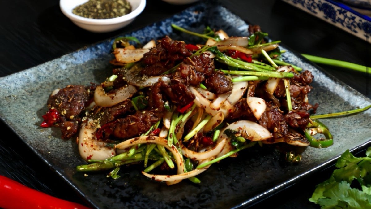20 Stir-Fried Cumin Lamb 炒孜然羊