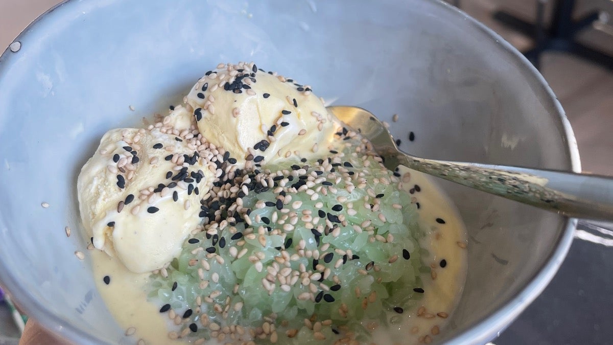 Pandan sticky rice& ice cream dessert