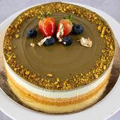 Pistachio Delight Premium Cake per pcs  