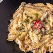 Chicken Alfredo pasta