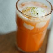 Carrot Juice with Iranian Ice Cream
