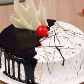 Chocolate And Vanilla Cake