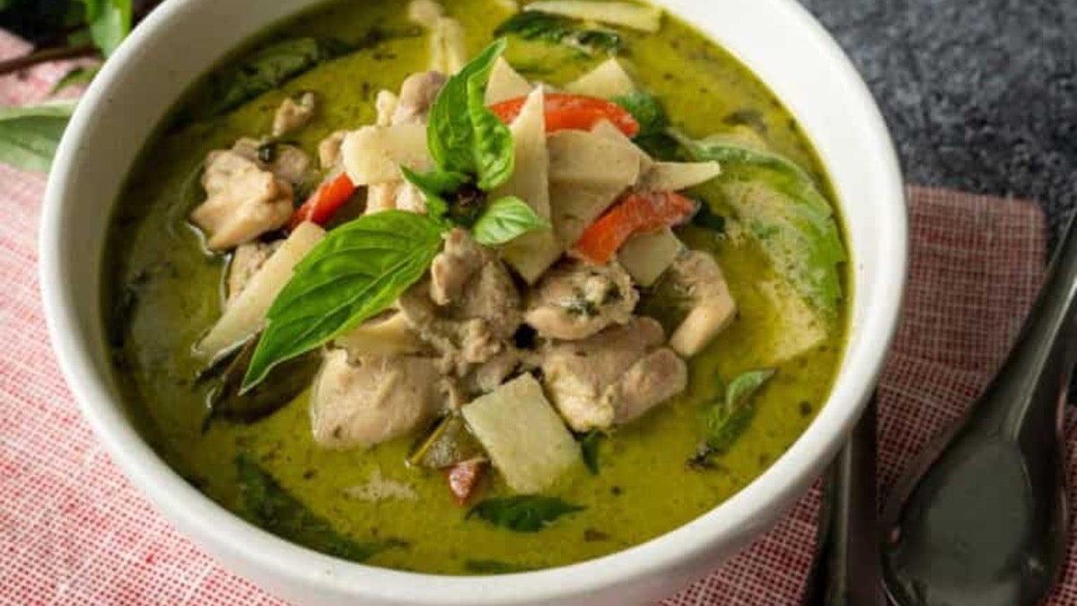 36. Kang kiew wan ( Green Curry)