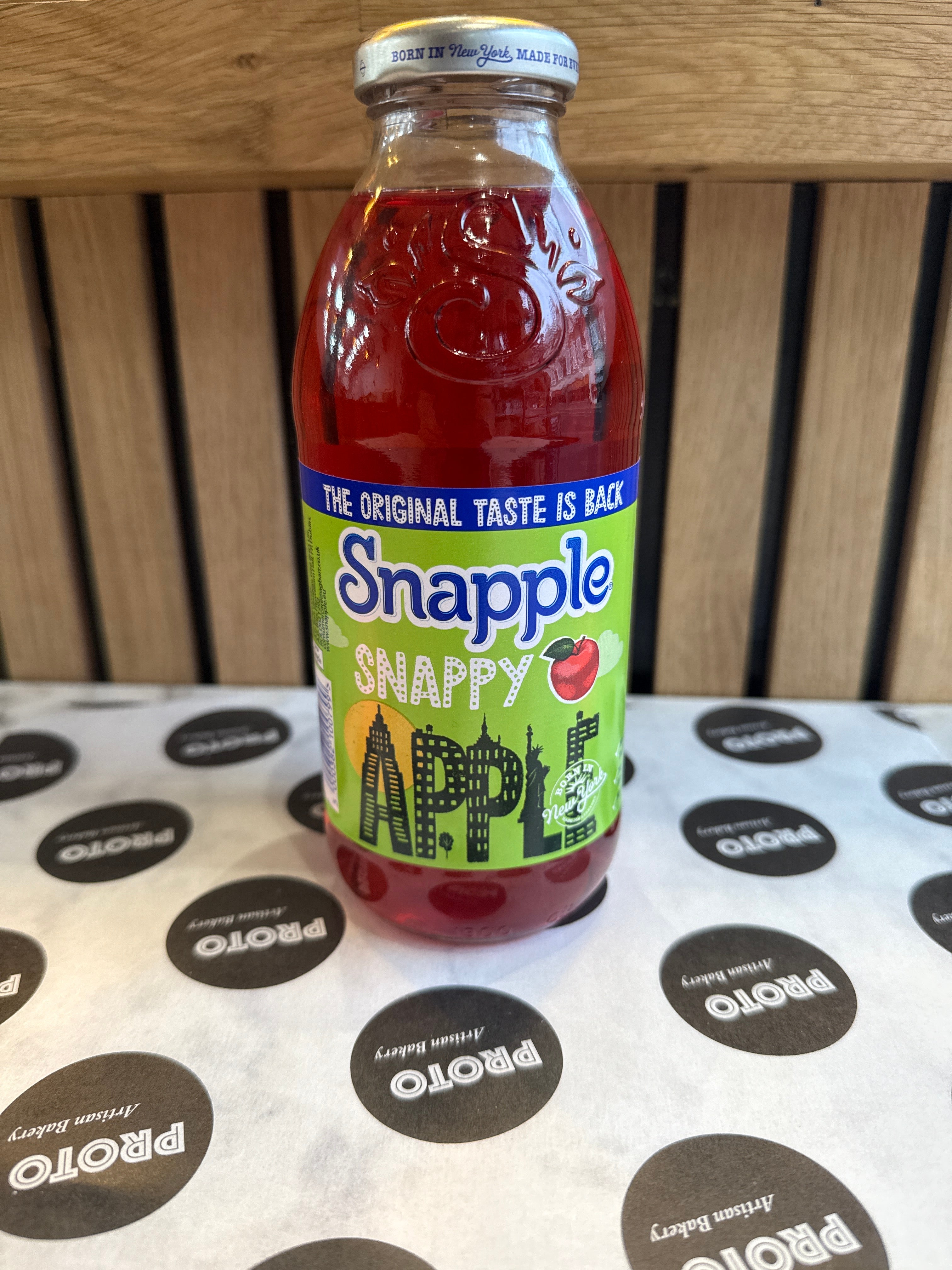 Snapple Appel Juice Drink,